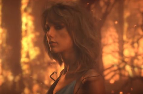 Taylor Swift Outfits Music Videos, Taylor Swift 2014, Taylor Swift Music Videos, Taylor Swift Song, Taylor Songs, Taylor Swift Music, Taylor Swift Funny, Out Of The Woods, Taylor Swift Outfits