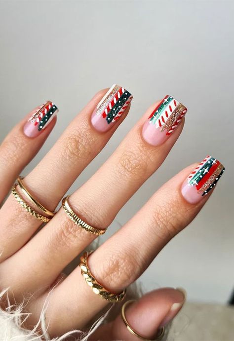 abstract christmas nails, candy cane tip nails, christmas nails, holiday nails 2021 Abstract Christmas, Holiday Nail Designs, Nail Blue, Holiday Nail Art, Festival Nails, Xmas Nails, Christmas Nail Designs, Nail Art Hacks, Christmas Nail Art