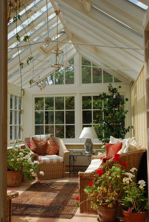 Traditional Sun Room with Wicker Furniture Old Conservatory Ideas, Dream Conservatory, House With Conservatory, House Conservatory, Greenhouse Conservatory, Conservatory Decor, Garden Conservatory, Conservatory Ideas, Sunroom Furniture