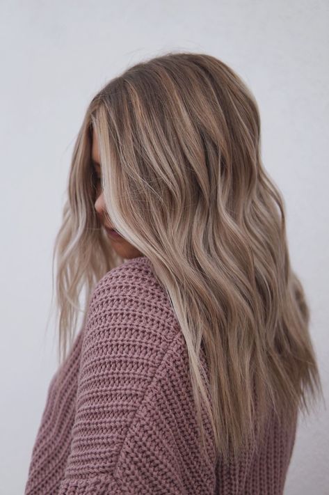 Blond Bayalage, Light Brunette Hair, Sandy Blonde Hair, Rambut Brunette, Fall Blonde Hair, Summer Blonde Hair, Bronde Hair, Brunette Hair With Highlights, Dirty Blonde Hair