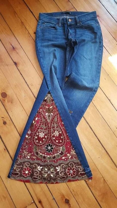 Bohemian Jeans, Hippie Jeans, Diy Sy, Hard Rock Music, Haine Diy, Hippie Stil, Hippie Clothing, Boho Styl, Sewing Dress