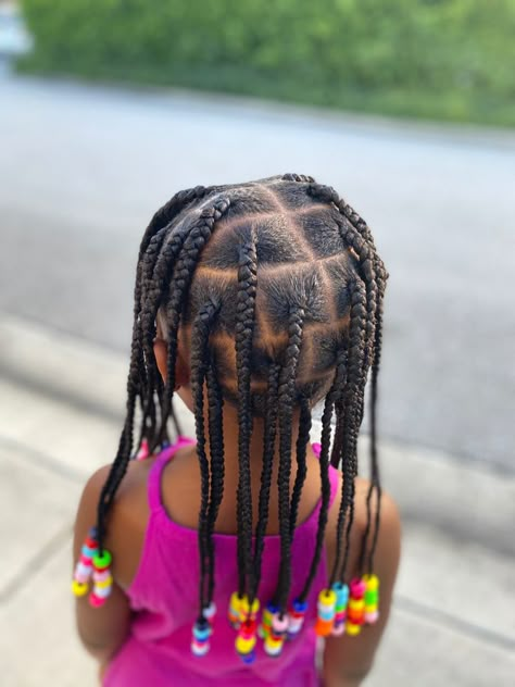 Hair Styles With Beads Kids, Girl Beaded Hairstyles, Toddler Knotless Braids With Beads, Kids Box Braids With Beads, Kids Beads Hairstyle, Kids Knotless Box Braids With Beads, Hairstyles With Beads For Kids, Toddler Knotless Braids, Toddler Box Braids