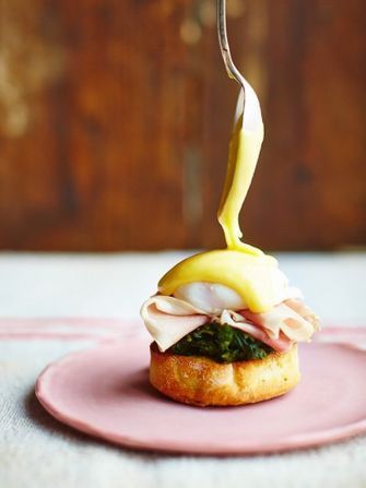 Super eggs Benedict recipe | Jamie Oliver recipes Homemade Hollandaise Sauce, Eggs Benedict Recipe, Jamie Oliver Recipes, Hollandaise Sauce, Slow Roast, Brunch Dishes, Smoked Ham, Jamie Oliver, Egg Recipes