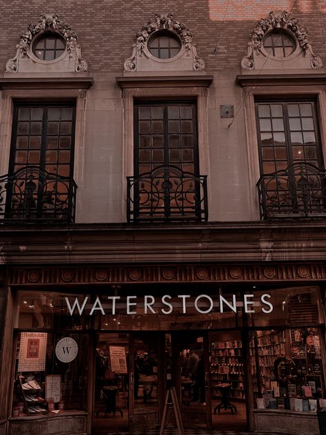 waterstones aesthetic <3 Better Cr Aesthetic, Better Cr Dr Aesthetic, Streamer Dr Aesthetic, Waterstones Aesthetic, Waterstones London, Ashley Core, August Vibes, Study Wallpaper, Tracy Jones