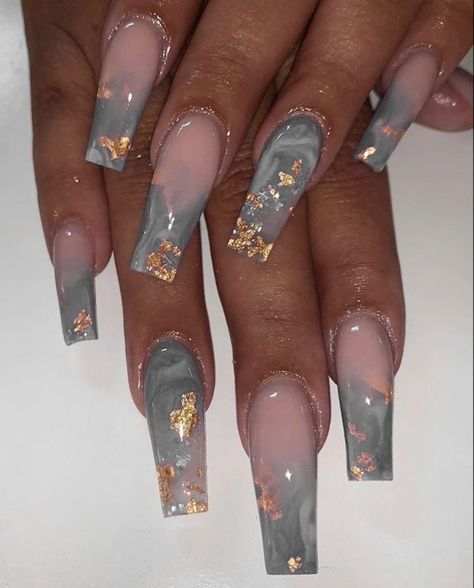 Grey Nails Coffin, Marble Ombre Nails Acrylic, Grey Acrylic Nails Designs, Pink And Grey Nails Designs, Grey And Gold Nails, Grey Nail Ideas Acrylic, Nail Ideas Marble, Acrylic Nails Grey, Gray Nails Acrylic