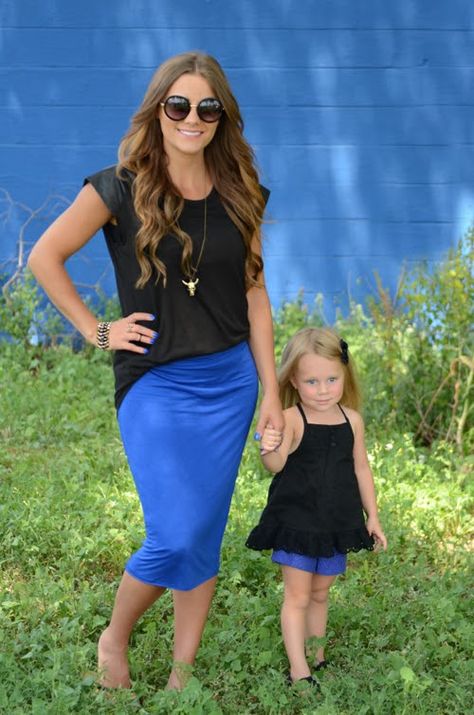 cobalt blue + black combo Mother Daughter Dates, Mom And Baby Outfits, Daughter Fashion, Mom Daughter Outfits, Mommy Daughter Outfits, Mother Daughter Photos, Daughter Outfits, Mother Daughter Fashion, Mother Daughter Matching Outfits