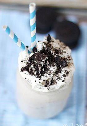 Mmmm Oreo Milkshake! (Ice cream always helps - and you deserve it!) Paleo Pumpkin Recipes, Canned Pumpkin Recipes, Oreo Shake, Oreo Milkshake, Pumpkin Recipes Easy, Pumpkin Recipes Dessert, Milkshake Recipes, Köstliche Desserts, Milkshakes