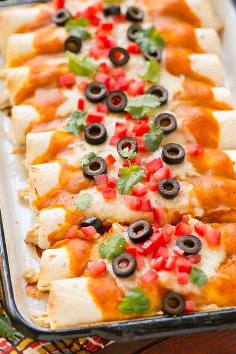 Pumpkin isn't just for dessert! These chicken enchiladas are made with a velvety pumpkin sauce that's totally savory and an unexpected way to elevate enchiladas into a dish fit for company. #ChooseSmart Ad Pumpkin Sauce, Pumpkin Pasta, Pumpkin Chocolate Chips, Chopping Block, Savory Sauce, Homemade Pumpkin, Enchilada Sauce, Pumpkin Chocolate, Chicken Enchiladas