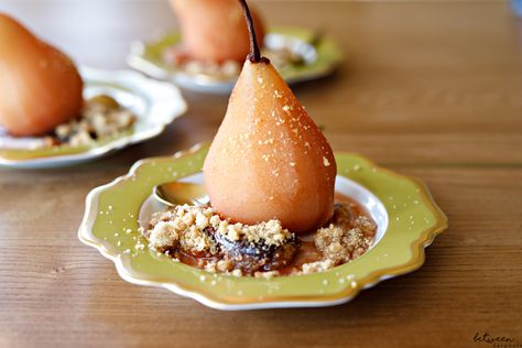 Hot Pears and Crumbs is the Perfect Dessert (and You Can Make It in Your Crock-Pot!) | Between Carpools Hot Desserts, Aussie Food, Incredible Recipes, Perfect Desserts, Caramel Apples, Crock Pot, Crockpot Recipes, Diet Recipes, Food Photography