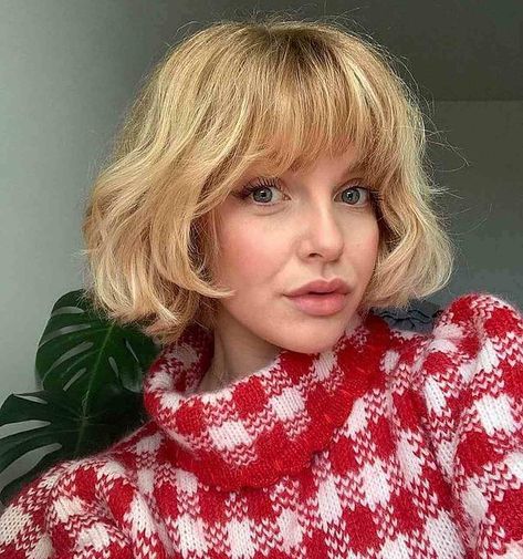 22 Best Ways to Pull Off The French Bob for Fine Hair Chic Haircut, Best Bob Haircuts, French Bob, Fall Hair Cuts, Bob Hairstyles For Fine Hair, Bob Haircuts For Women, Trends 2023, Haircuts With Bangs, Summer Hair