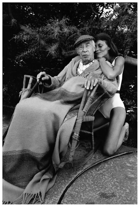 Henry Miller and Twinka,Pacific Palisades, Los Angeles, 1975 Photo Mary Ellen Mark Gerald Durrell, Mary Ellen Mark, Evelyn Waugh, William Klein, Friday Im In Love, Berenice Abbott, Henry Miller, Jack Kerouac, Apocalypse Now