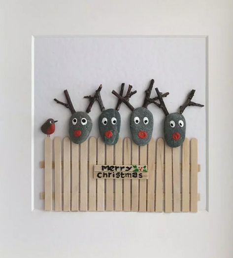 Pebble Christmas Art, Painted Albums, Christmas Pebble Art, Sea Glass Art Diy, Stone Pictures Pebble Art, Scrap Wood Crafts, Diy Rock Art, Christmas Rock, Christmas Card Art