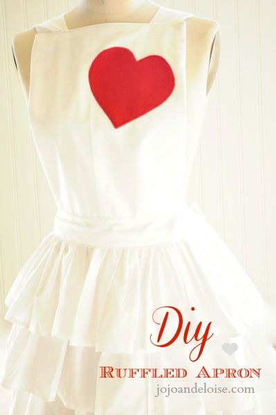 ruffled apron Heart Apron, Ruffled Apron, Diy Ruffle, Apron Tutorial, Ruffle Apron, Diy Apron, Apron Patterns, Apron Pattern, Apron Sewing Pattern