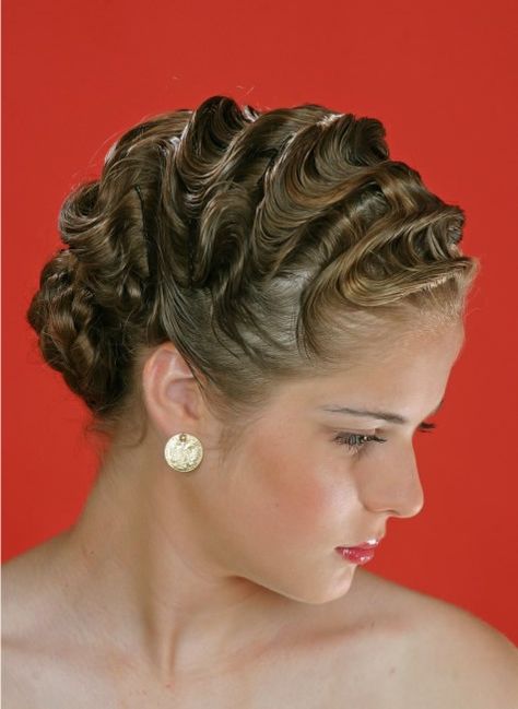 Ethno hairstyles of Croatia Roller Set Hairstyles, Finger Waves Short Hair, Finger Wave Hair, Finger Wave, Finger Waves, Fashion Design Patterns, Classic Hairstyles, Retro Waves, Hair Rollers