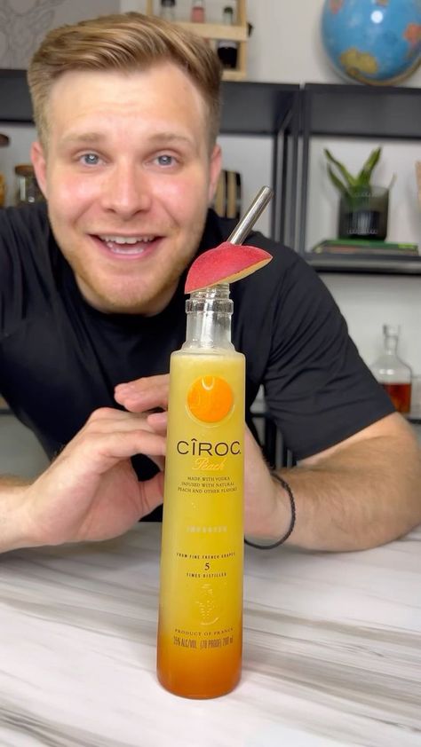 Peach Ciroc Drinks Recipes, Vodka Lemonade Drinks, Ciroc Drinks, Peach Vodka, Peach Drinks, Peach Lemonade, Vodka Lemonade, Cocktail Shots, Lemonade Drinks