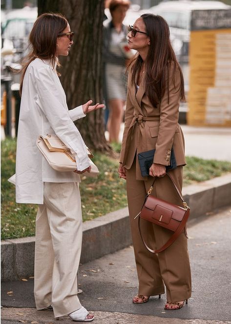 Bag Street Style, Mode Dope, 2020 Street Style, Milan Fashion Week Street Style, Street Style Bags, Milan Fashion Weeks, Spring Street Style, Style Spring, Street Style Inspiration