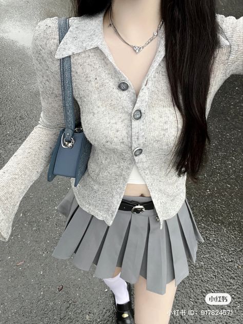 Gray Skirt Outfit, Korean Fashion Work, Acubi Fashion, Fashion Top Outfits, Korean Casual Outfits, Interview Outfit, Kpop Fashion Outfits, Cosplay Outfits, Korean Outfits