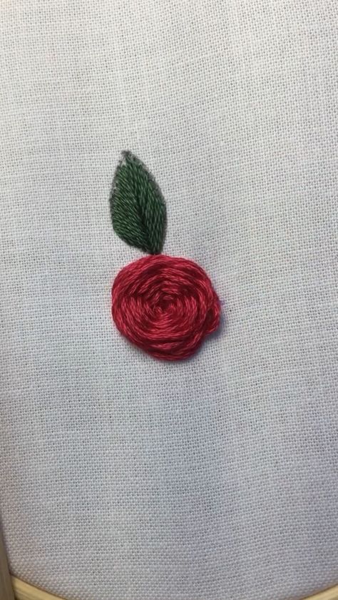 talesofathread on Instagram: Woven wheel! One of my favorite stitches to make roses or add to my embroidery patterns 😊. #embroideryreels #embroideryvideo… Rose Embroidery Designs, Rose Embroidery Pattern, Embroidery Hoop Art Diy, Basic Hand Embroidery Stitches, Simple Hand Embroidery Patterns, Diy Embroidery Designs, Handmade Embroidery Designs, Hand Embroidery Patterns Flowers, Diy Embroidery Patterns