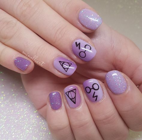 Harry Potter Manicure Ideas, Short Nails Harry Potter, Short Nail Designs Harry Potter, Pink Harry Potter Nails, Nail Ideas Harry Potter, Harry Potter Nail Art Easy, Universal Nails Harry Potter, Disney And Harry Potter Nails, Christmas Harry Potter Nails