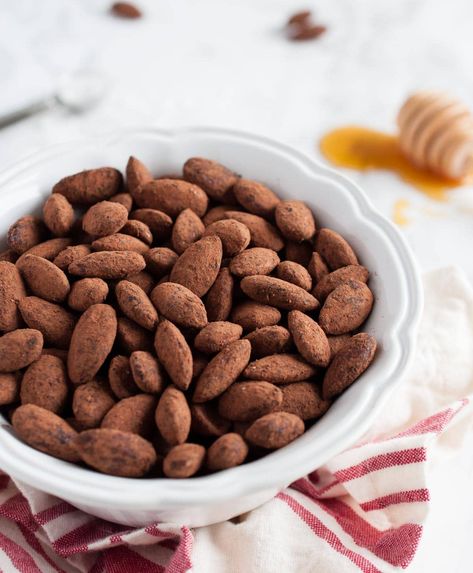 Cocoa roasted almonds are quick and easy to make and healthier than store-bought with just honey, cocoa powder, salt and almonds! They're paleo, low-carb, gluten free and fit pretty much any diet making them a fun holiday gift for Christmas or just for fun any time of year! Cocoa Almonds, Roasted Almonds Recipe, Nut Recipes, Roasted Almonds, Bathroom Redo, Paleo Dessert, Almond Recipes, Vegan Snacks, Healthy Treats