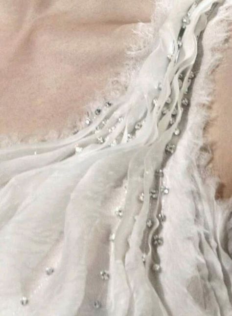 DETAILS.. CHANEL HAUTE COUTURE SS 2013 Runway Details, Chanel Haute Couture, Couture Details, Couture Sewing, Coco Chanel, Leather Jewelry, Fashion Details, Beaded Embroidery, Couture Fashion