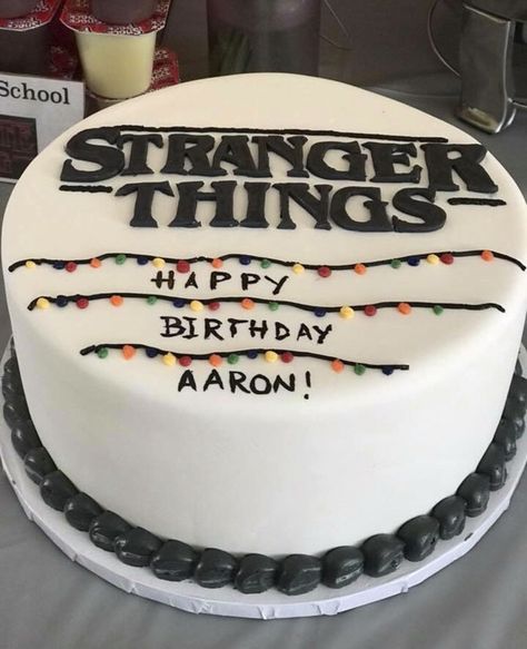 No One Came To This Kids ‘Stranger Things’ Birthday Party And Here’s How Millie Bobby Brown Reacted | Bored Panda Stranger Things Party, 13 Birthday Cake, Stranger Things Halloween, Stranger Things Quote, Stranger Things Art, Cast Stranger Things, Stranger Things Aesthetic, Stranger Things Meme, Cake Videos