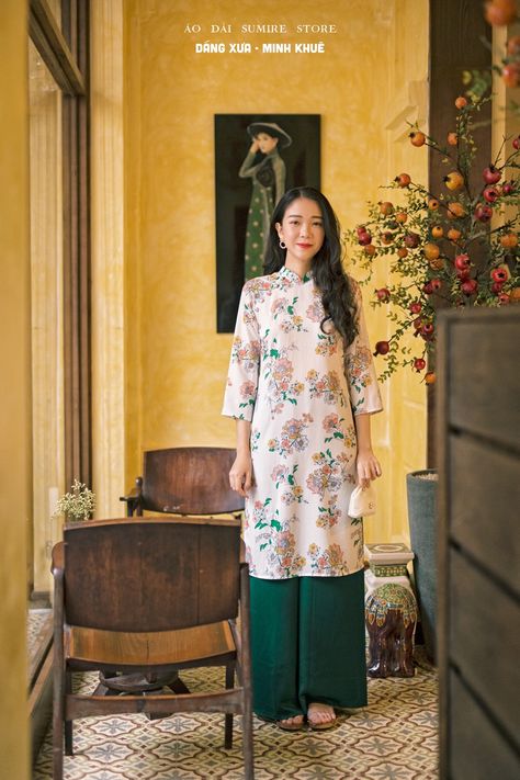 Cny Outfit Ideas, Viet Culture, Chinese Clothing Modern, Rectangle Body Shape, Vietnam Dress, Chinese Style Dress, Dress Order, Indian Attire, Asian Outfits