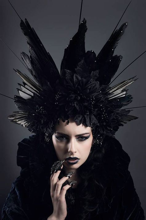 Black Queen Raven Headdress, Image Couture, Gothic Headdress, Galaxy Makeup, Dark Queen, Gothic Romance, Feather Headdress, Halloween 2015, Black Makeup