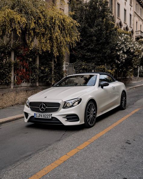 E Class Cabriolet, Luxury Car Accessories, Most Luxurious Car, Dream Cars Mercedes, Car Organization, Lovely Car, Mercedes E Class, Rolls Royce Phantom, New Mercedes