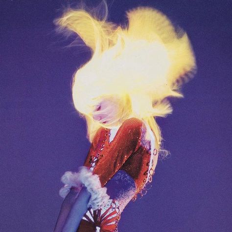 OFE - Old Fashion Editorials Archive on Instagram: "#fashioneditorial “Hot rocks” #danijeladimitrovska by #markpillai Styling #joannaschlenzka Hair #christianeberhard Make-up #michellerainer Scanned from #dazedmagazine April 2007 #00s #fashionarchive #christopherkane #fashionphotography" Old Fashion Editorial, Harpers Bazaar Editorial, Rock Editorial, Party Editorial, 00s Aesthetic, Hot Rocks, People Reference, Shiny Skirts, Dazed Magazine