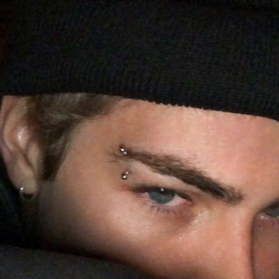 Boys Eyebrows, Eyebrow Piercing Men, Boys With Piercings, Guys Ear Piercings, Men's Piercings, Ear Peircings, Bridge Piercing, Types Of Ear Piercings, Never Lie