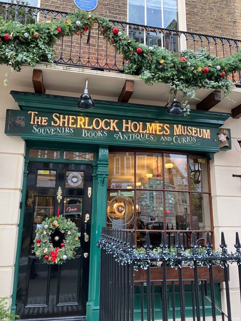 Sherlock Holmes, Aesthetic Pictures, London