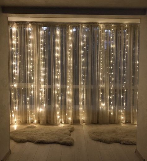 Christmas Lights Curtains, Curtain Lights Bedroom, Fairy Lights Bedroom Wall, Christmas Light Curtains, Cute Curtains, Fairy Lights Bedroom, Christmas Tabletop Decor, Tent Decorations, Pinterest Room Decor