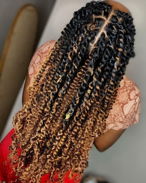 Tresses By Tasha. on Instagram: “Passion / Island 🌴 Twists ▪️ NO TENSION ✅ LIGHTWEIGHT ✅ BOUNCY  Mid back length / Colors 1b & 27 LINK IN BIO  #islandtwist #islandtwists…” Twist Braid Hairstyles, Twist Style, Twist Braids, Black Natural Hairstyles, Protective Styles, Hair Inspiration, Braided Hairstyles, Cool Hairstyles, Link In Bio