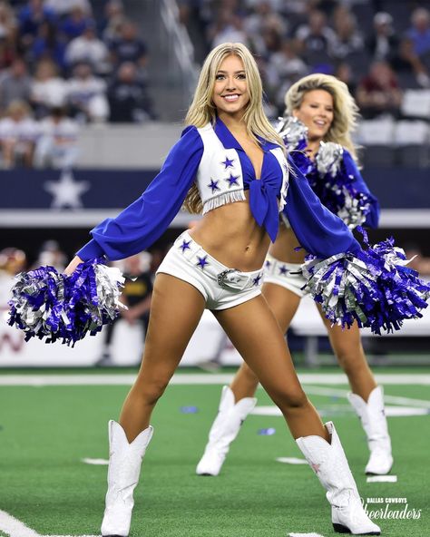 Dallas Cheerleaders, Flight Attendant Fashion, Cute Cheerleaders, Dance Dreams, Dallas Cowboys Cheerleaders, Nfl Cheerleaders, Professional Dancers, Sports Stars, Blonde Beauty