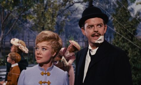 Winifred (Glynis Johns) and George Banks (David Tomlinson) find joy by flying kites with their children in the film's bittersweet ending. Bert And Mary Poppins, Winifred Banks, Mr Banks Mary Poppins, Glynis Johns Mary Poppins, Ray Amp, Mary Poppins Returns Jack, Jack Mary Poppins Returns, David Tomlinson, Mary Poppins Dress