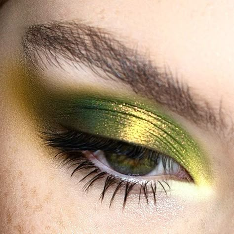 Maquillage On Fleek, Makeup News, Swag Makeup, Ethereal Makeup, Colorful Eye Makeup, Edgy Makeup, Natasha Denona, Eye Look, New Makeup