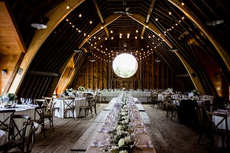 Five Best Barn Wedding Venues in New England New England has some of the most beautiful barns in the country, from Vermont to Massachusetts. Each has its own unique story and details that make the perfect backdrop for a beautiful (and authentic!) wedding. Best Barn Wedding Venues in New England - Greylock Barn Mayflower Venues Country Wedding Pictures, Massachusetts Wedding Venues, Country Wedding Reception, Fall Wedding Venues, Outdoor Country Wedding, Cheap Wedding Venues, Barn Wedding Decorations, Country Style Wedding, Best Barns