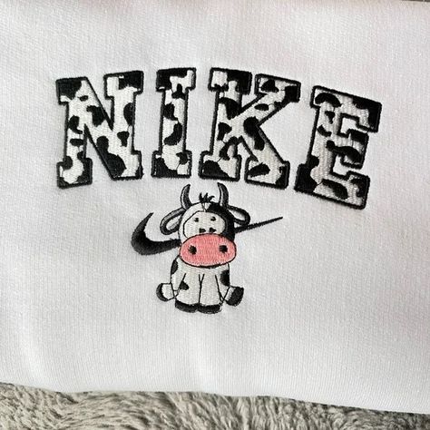 Nike Cow Print Sweatshirt, Cow Nike Sweatshirt, Country Embroidered Sweatshirt, Cow Print Embroidery, Cow Embroidery, Cute Cow Embroidery, Cute Couple Hoodies, Cow Sweatshirts, Cow Hoodie