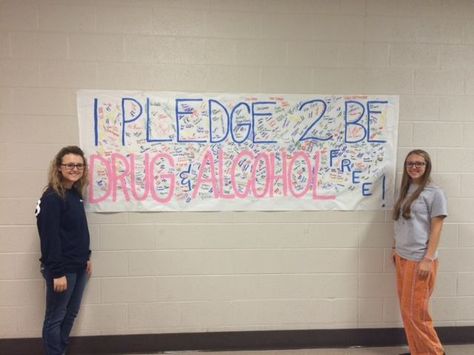 Smith County High School SADD Club activities Sadd Club Activities, Club Ideas High Schools, Club Activities, Red Ribbon Week, School Displays, Club Ideas, High Schools, Helping Hands, School Counselor