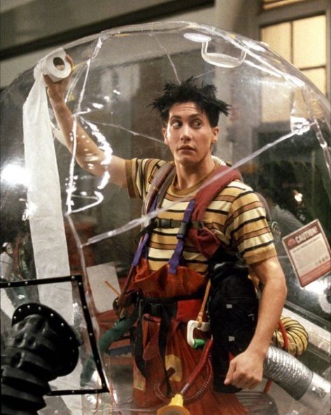 MOOD Boy Movie, Bubble Boy, Movies For Boys, Famous Actors, Morning Funny, Halloween This Year, Most Popular Memes, Boy Pictures, Jake Gyllenhaal