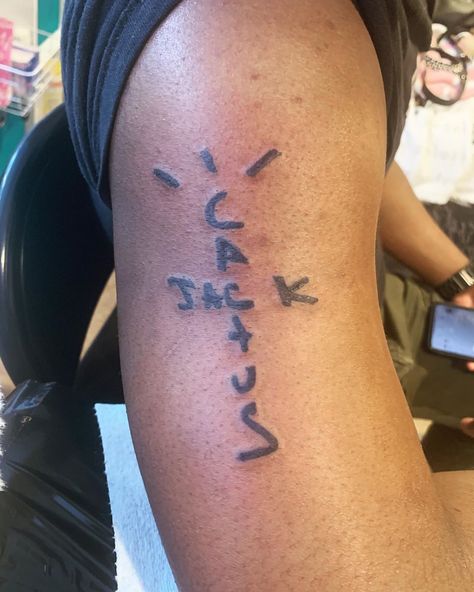 Cactus Jack Tattoo, Travis Scott Tattoos, Travis Scott Tattoo Ideas, Travis Scott Tattoo, Tattoo Ideas Stencil, Scott Tattoo, Jack Tattoo, Julian Casablancas, Up Tattoo