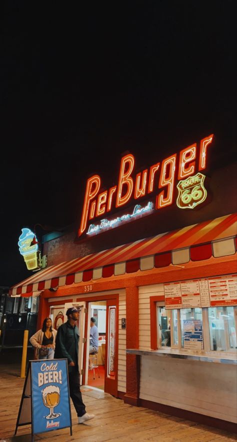 Burger Takeaway Shop Design, Burger Place Aesthetic, Burger Signage, Retro Burger Restaurant, American Hamburger, American Burger Restaurants, Hamburger Restaurant, Burger Stand, Barber Shop Interior