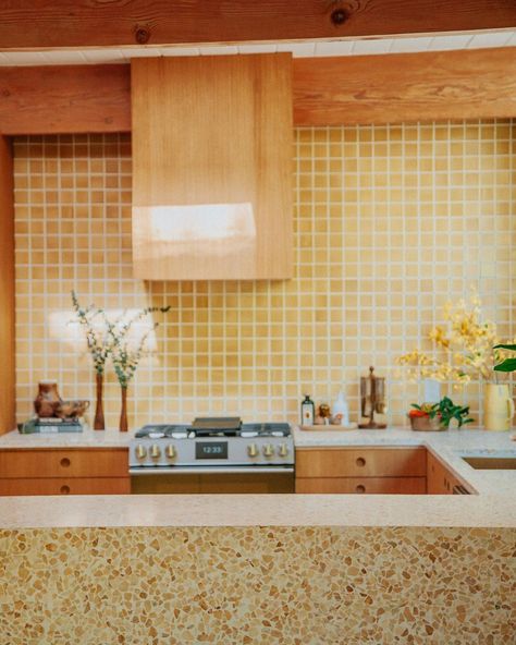 Mustard Backsplash, 60s Backsplash, 1960s Kitchen Backsplash, 1950s Backsplash, 70s Kitchen Backsplash, Mustard Kitchen Tiles, Yellow Tiles Kitchen, Yellow Backsplash Kitchen, Yellow Tile Backsplash