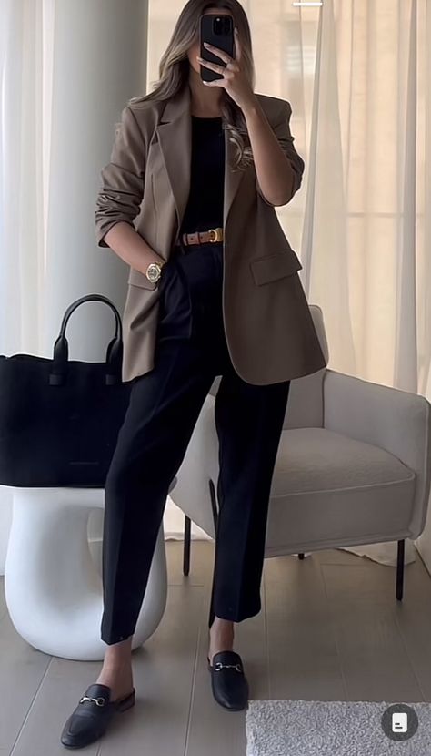 Conference Outfit, Stylish Office Wear, Casual Work Outfits Women, Blazer Outfits For Women, Corporate Attire, Winter Fashion Outfits Casual, Stylish Work Attire, Professional Outfits Women, Business Outfits Women