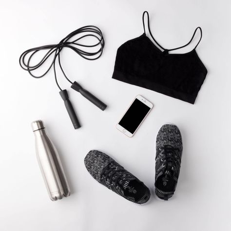 You're ready to get your sweat on, but now you have the daunting task of figuring out what to wear before your workout. Check out these tips from the experts. 4 Day Workout, Best Jump Rope, Jumping Rope, Workout Splits, Gym Pictures, Unique Workouts, Free Workouts, Foster Care, Jump Rope