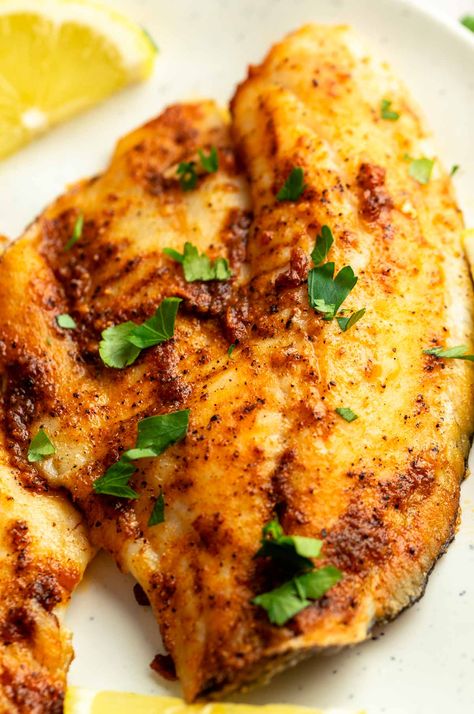 Close up shot of tilapia in air fryer. Panko Tilapia Air Fryer, Air Fryer Tilapia Recipes, Tilapia In Air Fryer, Tilapia Air Fryer, Air Fryer Tilapia, Dairy Free Mashed Potatoes, Frozen Tilapia, Fried Tilapia, 10 Minute Meals