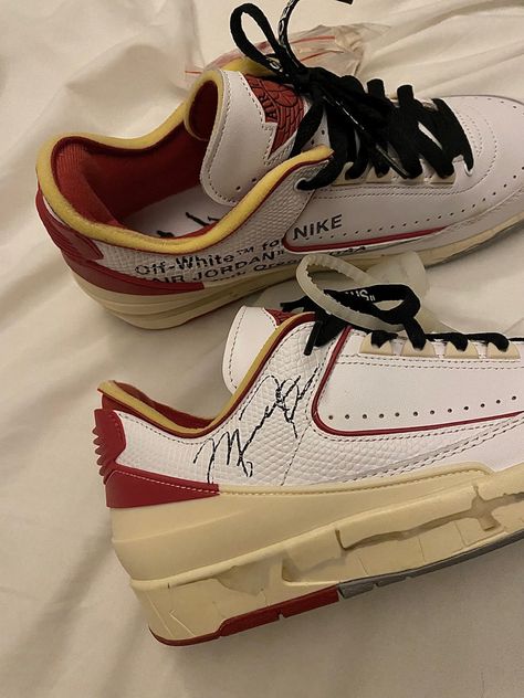 Off White Virgil Abloh, Off White Virgil, Rick Owens Shoes, Shoes Fashion Photography, Air Jordan 2, Shoe Wall, Gucci Balenciaga, White Jordans, Rare Sneakers