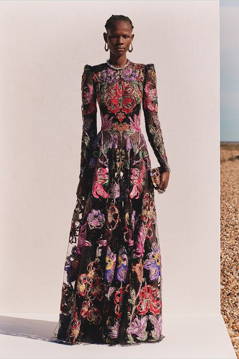 LOOKBOOK: ALEXANDER MCQUEEN Resort 2020 Collection Alexander Mcqueen 2020, Alexander Mcqueen Resort, Black Tulle Dress, Ellie Saab, Nikkah Dress, Alexander Mcqueen Fashion, Mcqueen Fashion, Resort 2020, Luxury Dresses