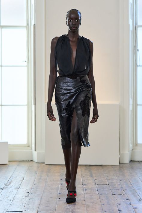 Feben Spring 2025 Ready-to-Wear
https://www.vogue.com/fashion-shows/spring-2025-ready-to-wear/feben/slideshow/collection#9 Amazing Dresses, 2025 Fashion, Spring 2025, Archive Fashion, Vogue Runway, Tall Women, Beautiful Black Women, London Fashion Week, Spring Fashion